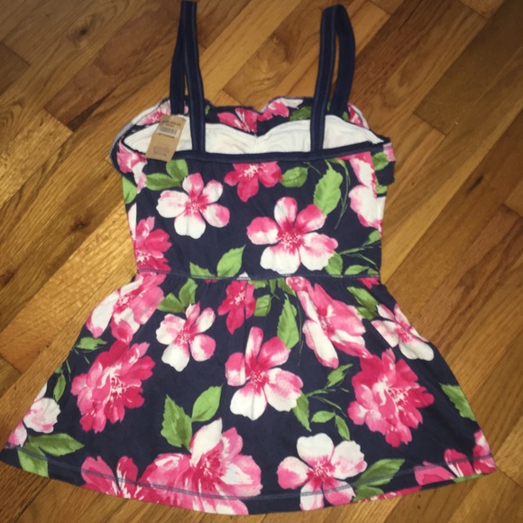 🌺 🆕Hollister Floral Top - Picture 2 of 4